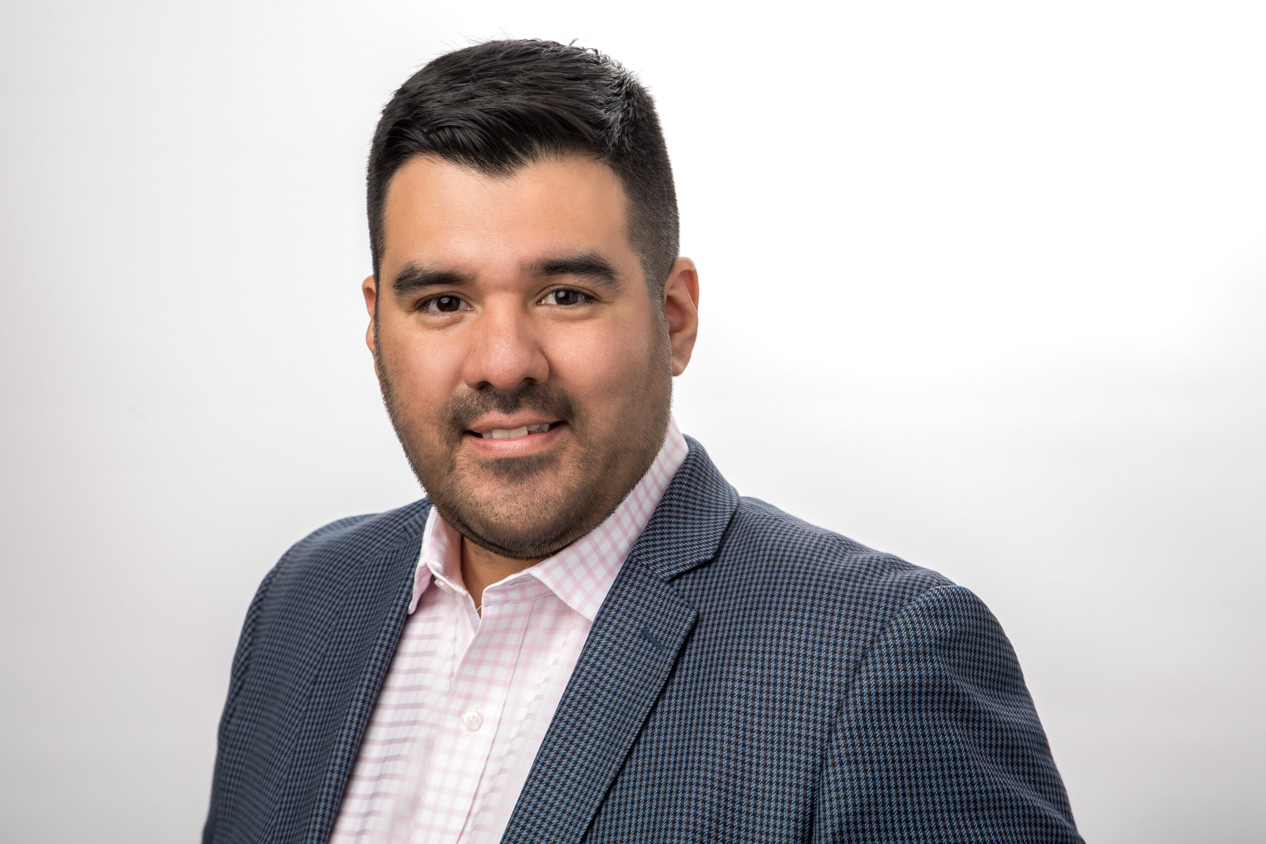Steve Lemus, Digital Marketing and Creative Content Expert